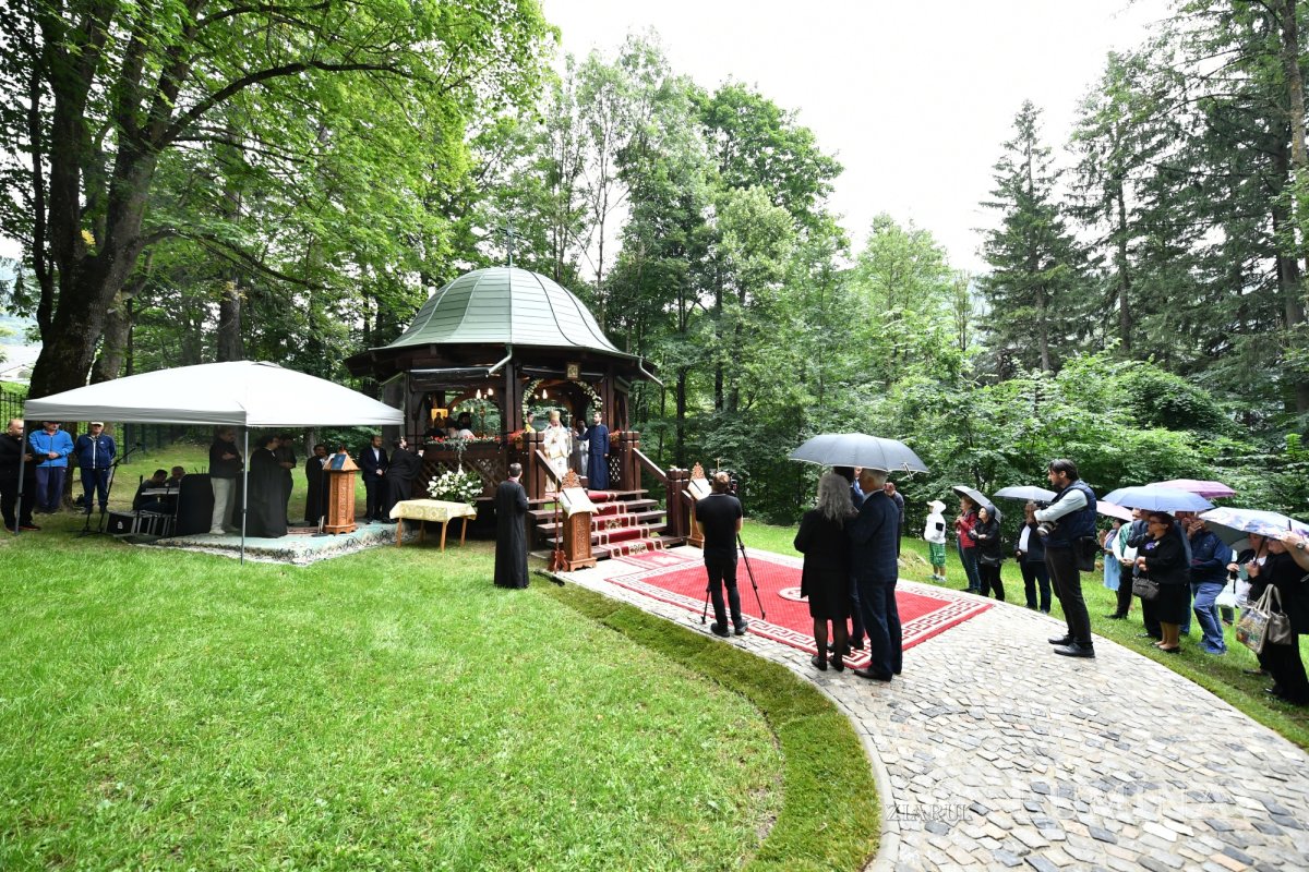 Înnoire și binecuvântare în lavra isihastă a Maicii Domnului de la Sinaia 264887