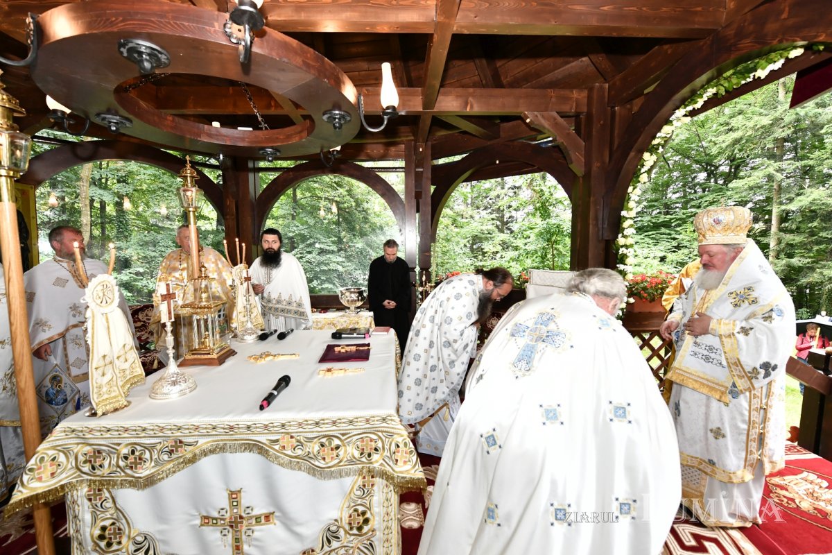 Înnoire și binecuvântare în lavra isihastă a Maicii Domnului de la Sinaia 264893
