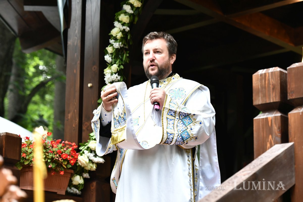 Înnoire și binecuvântare în lavra isihastă a Maicii Domnului de la Sinaia 264895