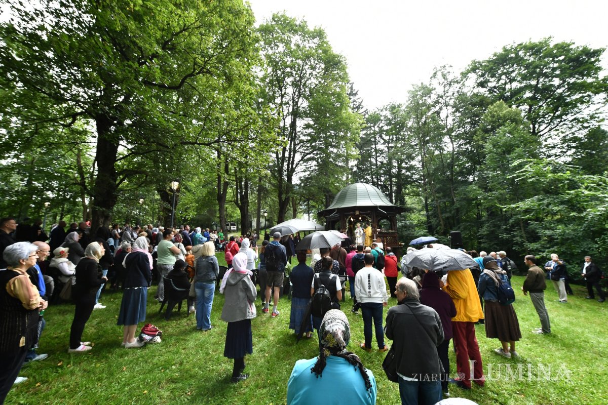 Înnoire și binecuvântare în lavra isihastă a Maicii Domnului de la Sinaia 264904