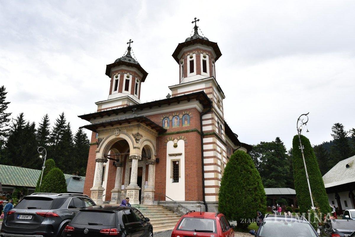 Înnoire și binecuvântare în lavra isihastă a Maicii Domnului de la Sinaia 264907