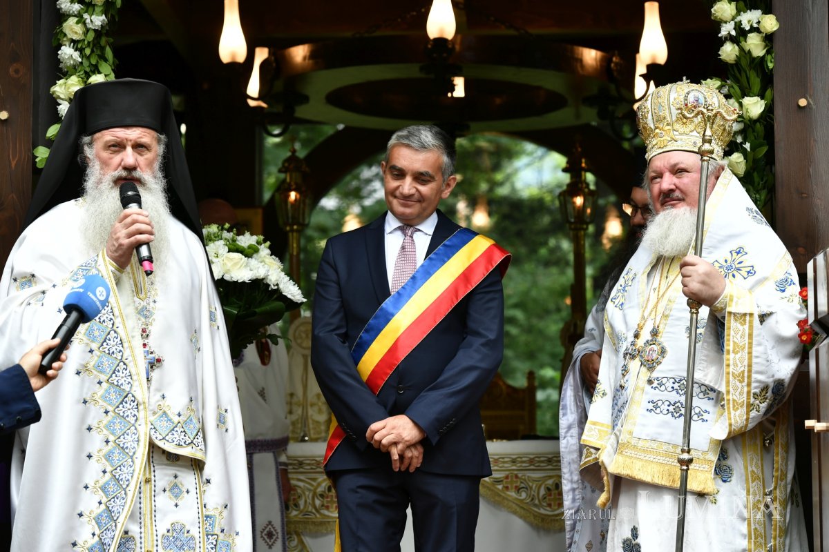 Înnoire și binecuvântare în lavra isihastă a Maicii Domnului de la Sinaia 264917
