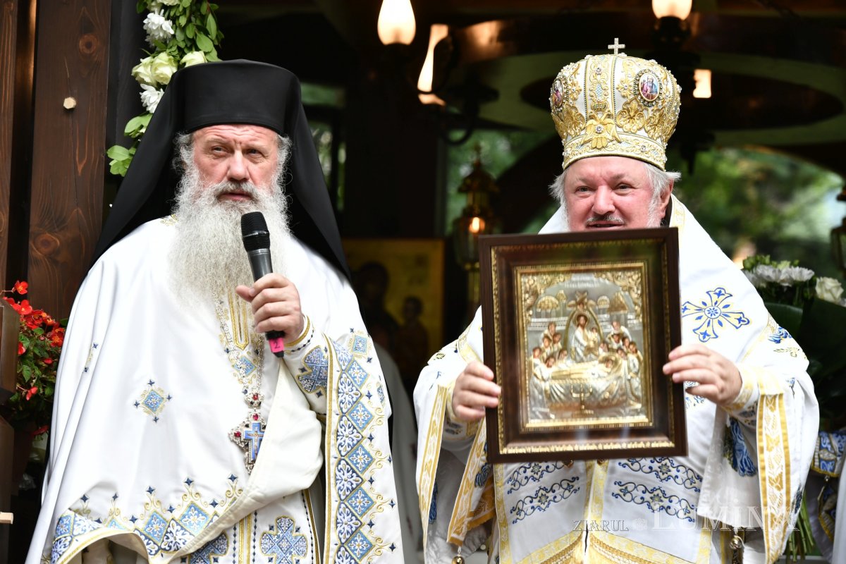 Înnoire și binecuvântare în lavra isihastă a Maicii Domnului de la Sinaia 264918