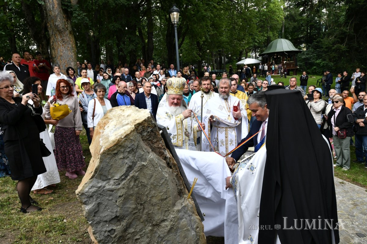 Înnoire și binecuvântare în lavra isihastă a Maicii Domnului de la Sinaia 264919