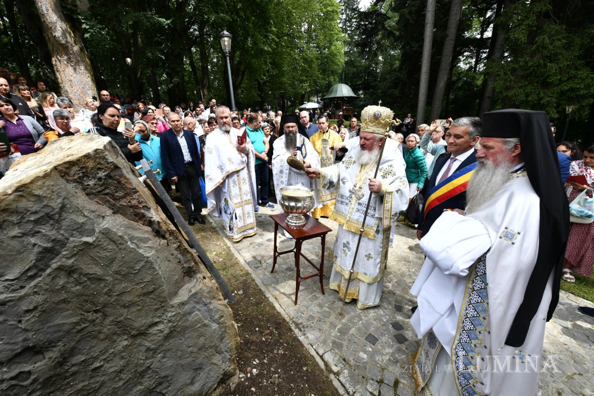 Înnoire și binecuvântare în lavra isihastă a Maicii Domnului de la Sinaia 264920