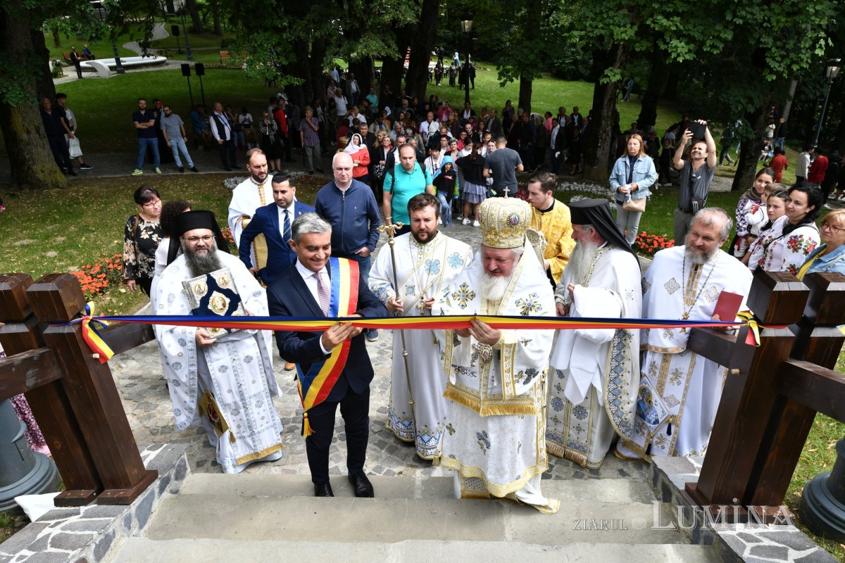 Înnoire și binecuvântare în lavra isihastă a Maicii Domnului de la Sinaia 264922