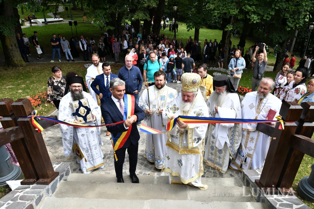 Înnoire și binecuvântare în lavra isihastă a Maicii Domnului de la Sinaia 264923