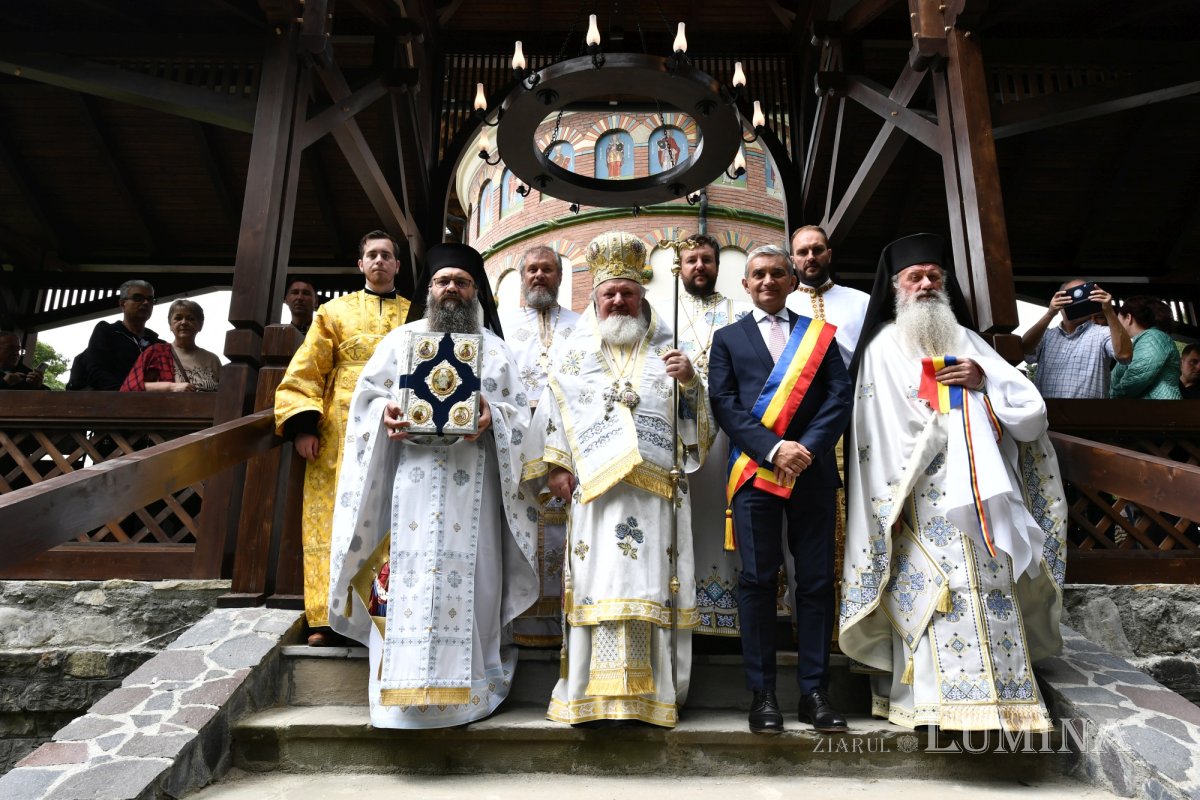 Înnoire și binecuvântare în lavra isihastă a Maicii Domnului de la Sinaia 264924