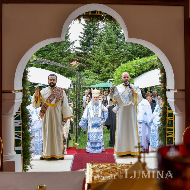 Mănăstirea prahoveană Ghighiu în veșmânt de sărbătoare 264963