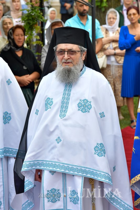 Mănăstirea prahoveană Ghighiu în veșmânt de sărbătoare 264968