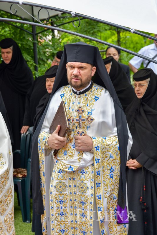 Mănăstirea prahoveană Ghighiu în veșmânt de sărbătoare 264972