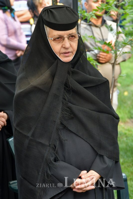 Mănăstirea prahoveană Ghighiu în veșmânt de sărbătoare 264977