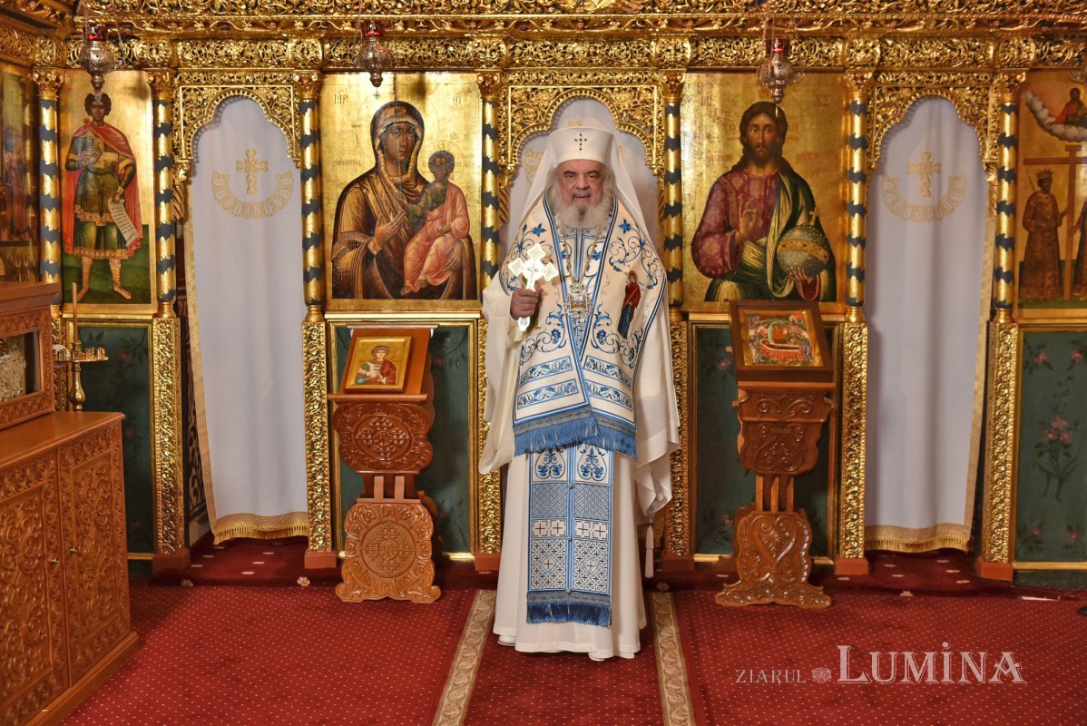 „Mutare la viața veșnică și proslăvire a sufletului și trupului Maicii Domnului” 264802