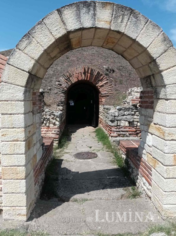 Tumultul istoriei 265189