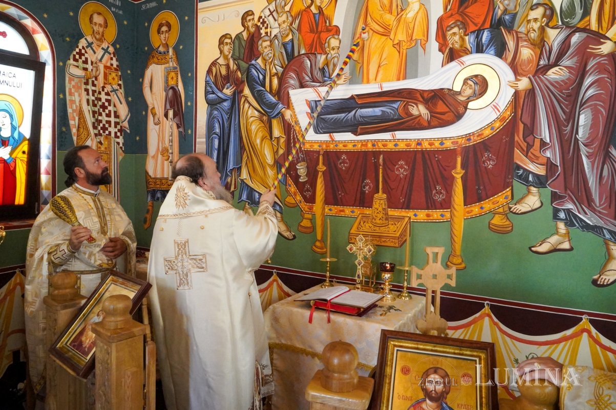 O nouă capelă a fost sfințită în orașul prahovean Urlați 266885