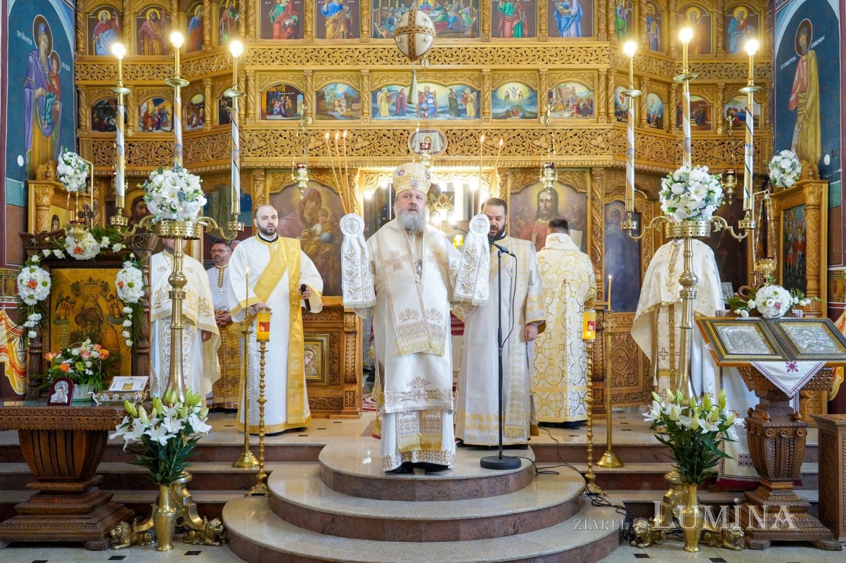 O nouă capelă a fost sfințită în orașul prahovean Urlați 266887