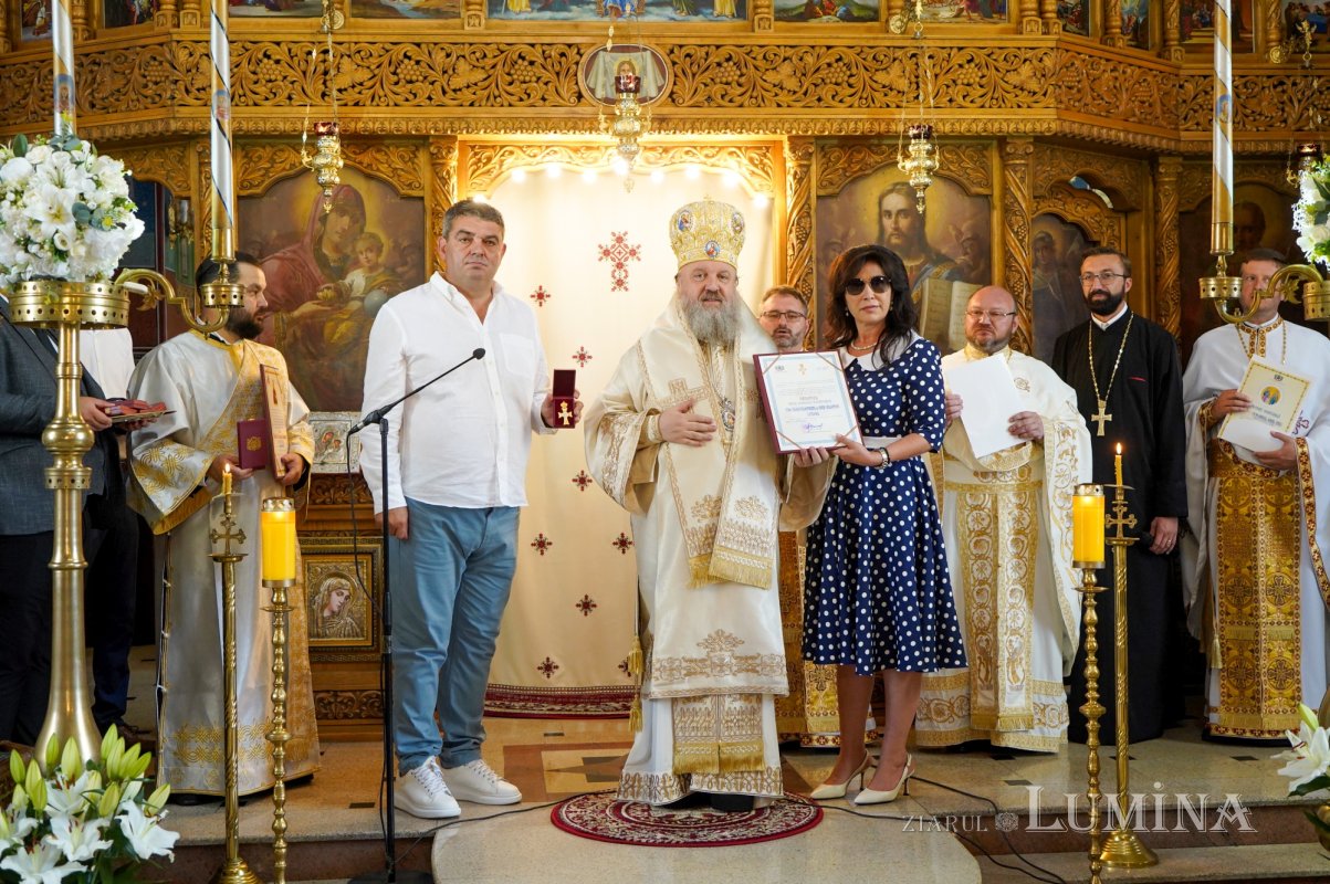 O nouă capelă a fost sfințită în orașul prahovean Urlați 266895