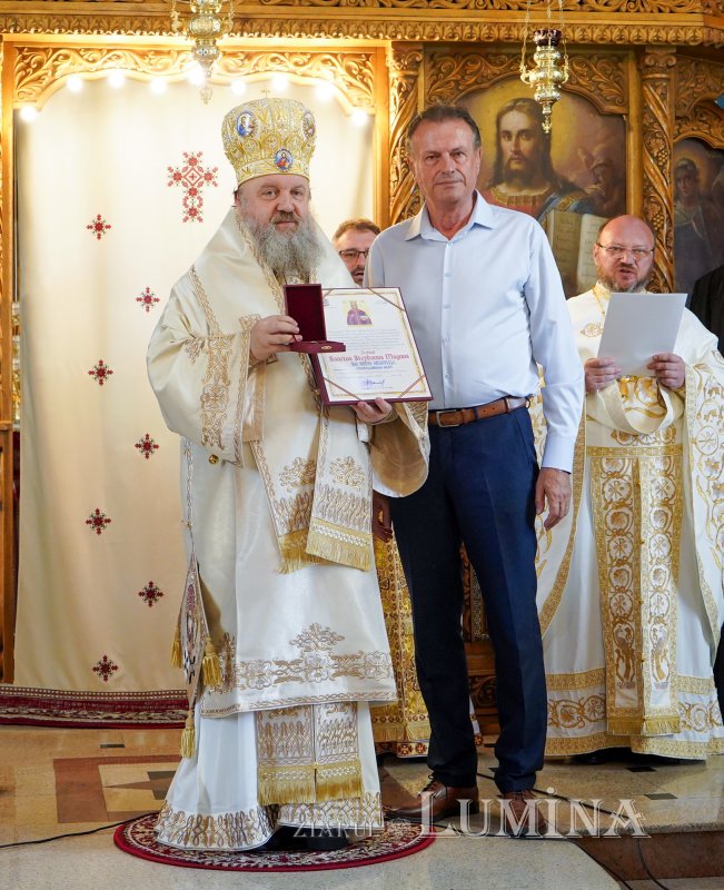 O nouă capelă a fost sfințită în orașul prahovean Urlați 266896