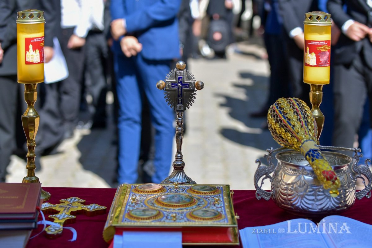 Binecuvântare pentru elevii seminarului bucureștean 267737