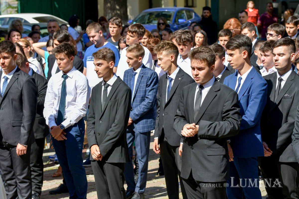 Binecuvântare pentru elevii seminarului bucureștean 267751