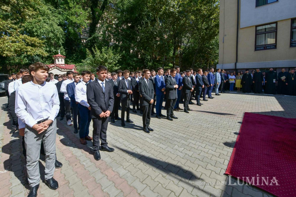 Binecuvântare pentru elevii seminarului bucureștean 267753