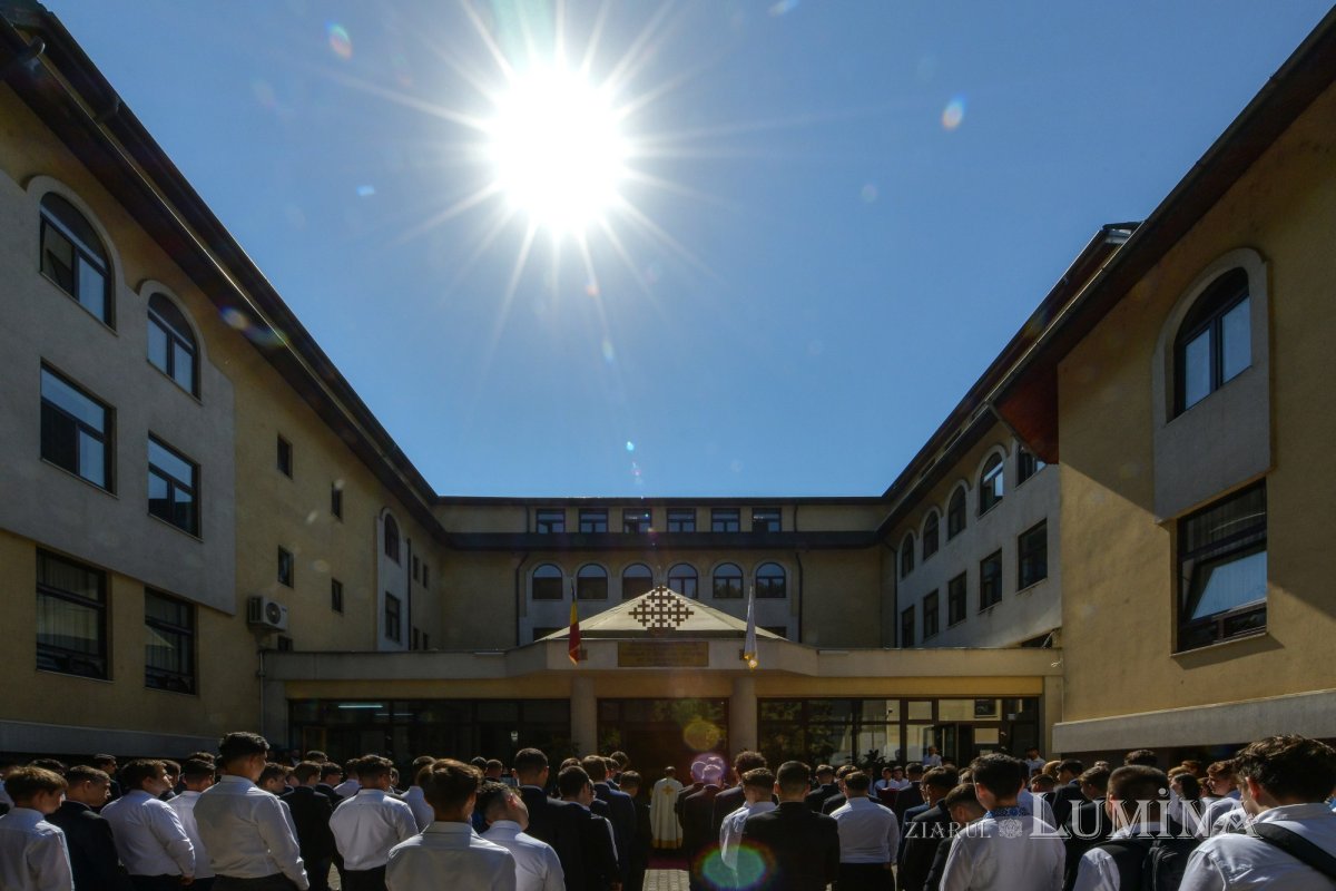 Binecuvântare pentru elevii seminarului bucureștean 267756