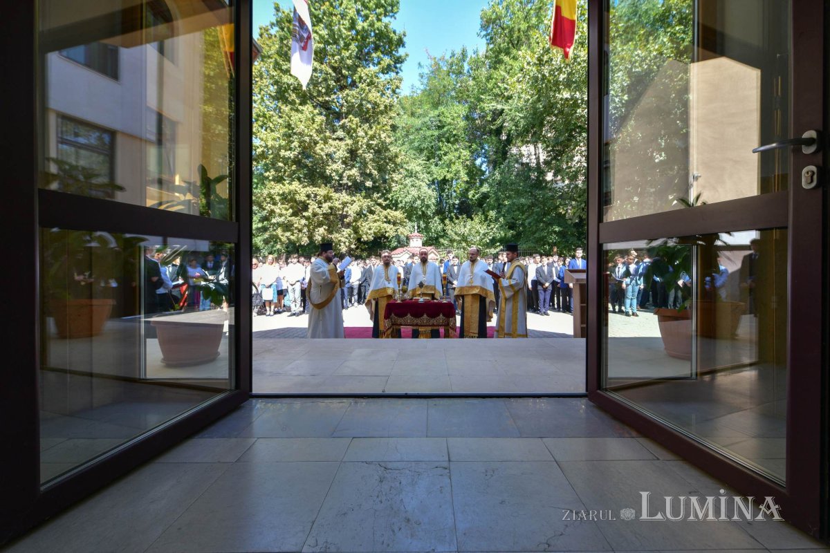 Binecuvântare pentru elevii seminarului bucureștean 267760