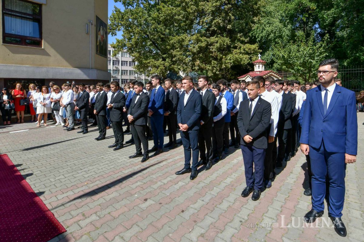 Binecuvântare pentru elevii seminarului bucureștean 267761