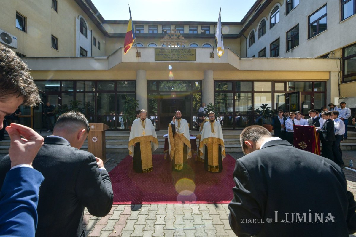 Binecuvântare pentru elevii seminarului bucureștean 267762