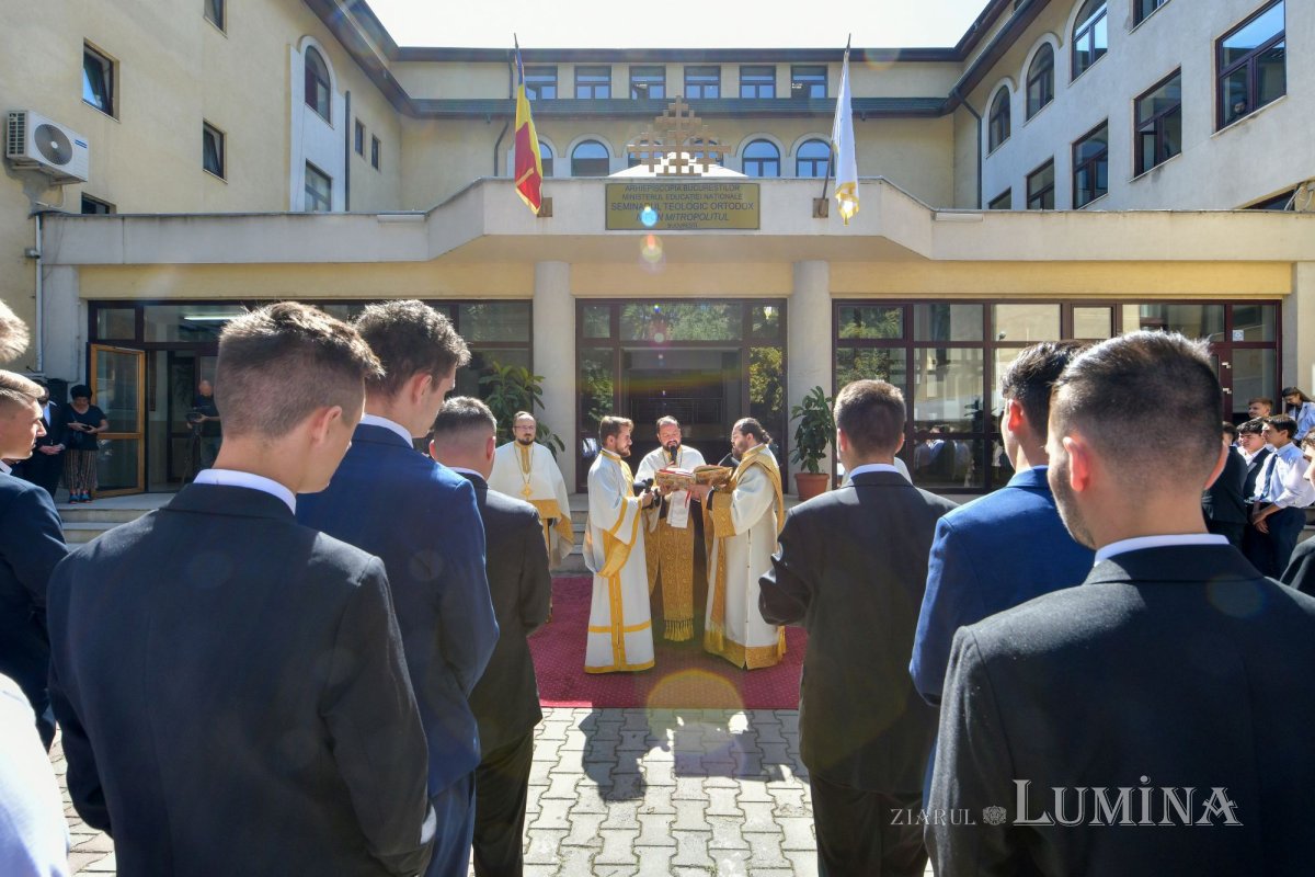 Binecuvântare pentru elevii seminarului bucureștean 267763