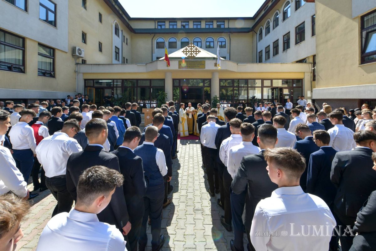 Binecuvântare pentru elevii seminarului bucureștean 267764