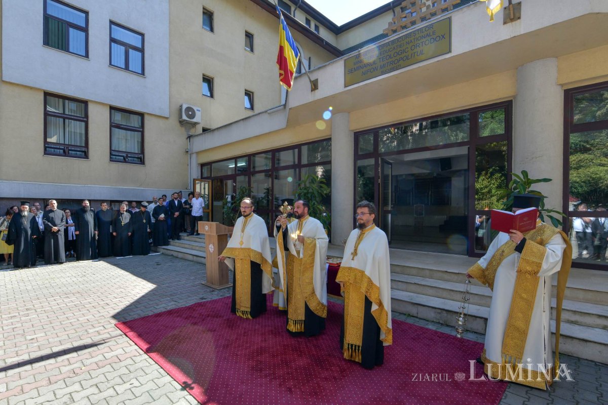 Binecuvântare pentru elevii seminarului bucureștean 267765