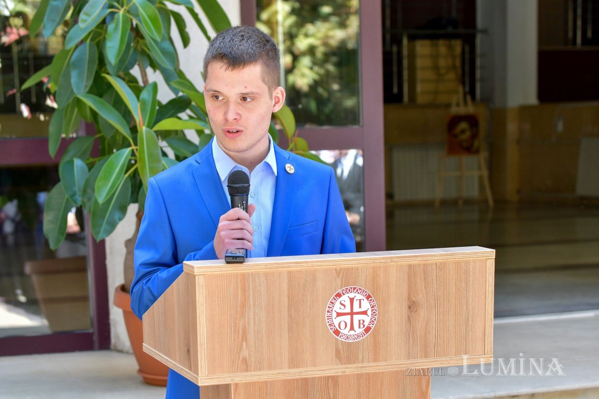Binecuvântare pentru elevii seminarului bucureștean 267767