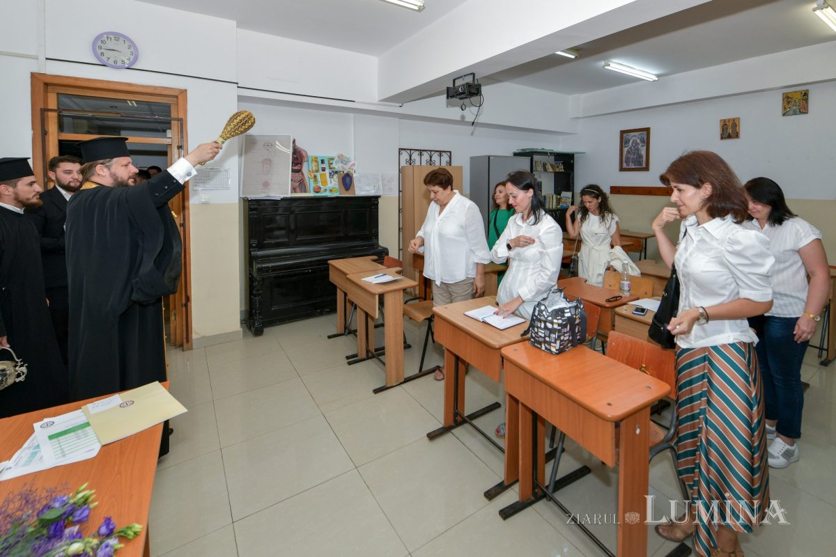 Binecuvântare pentru elevii seminarului bucureștean 267770