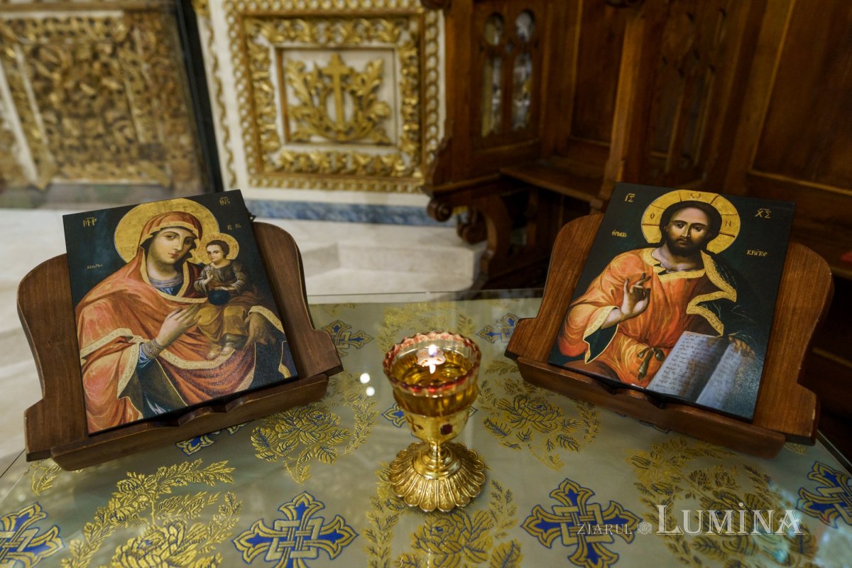 „Metanie Ție, Părinte” - recital de poezie religioasă în Biserica Albă  268115