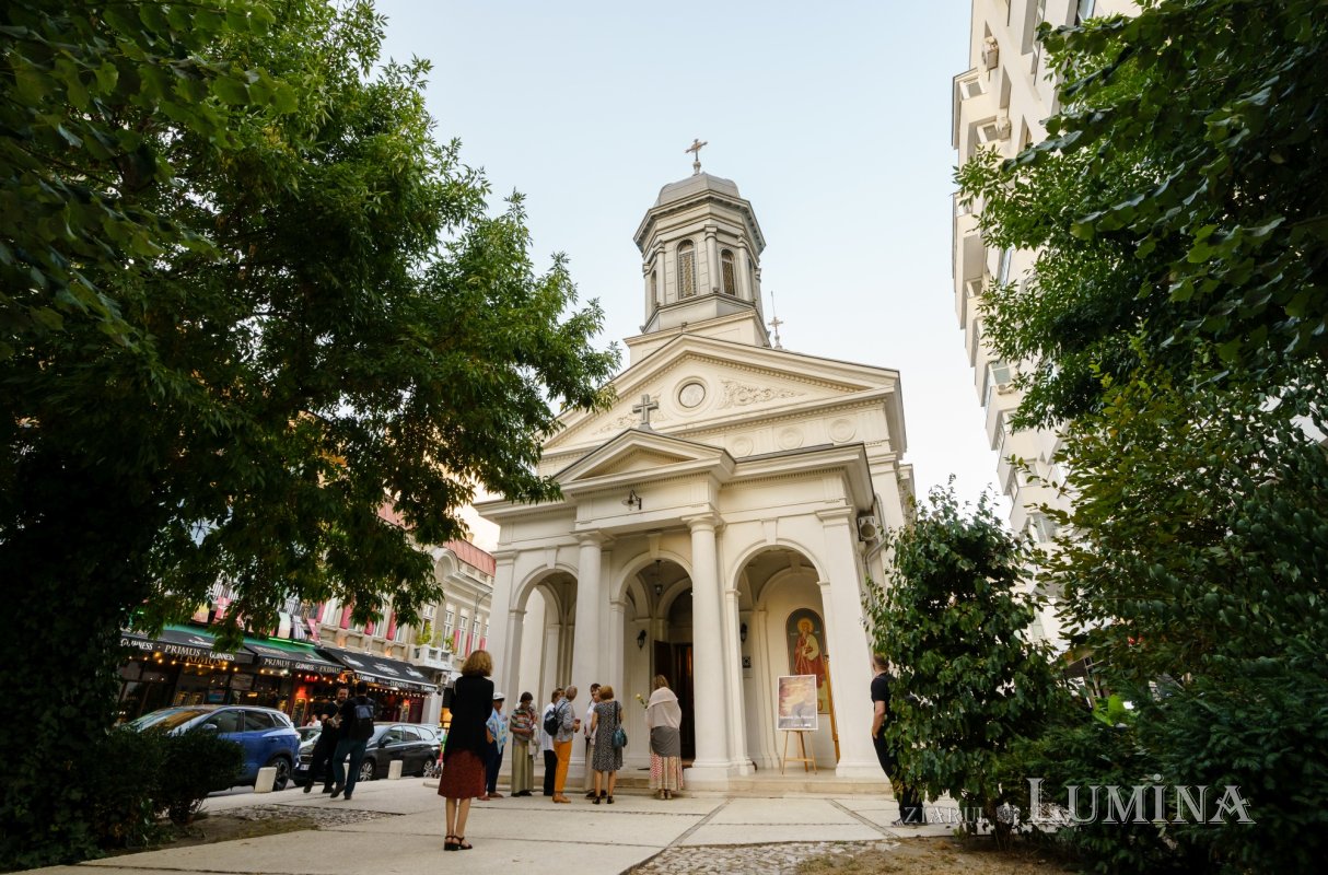 „Metanie Ție, Părinte” - recital de poezie religioasă în Biserica Albă  268136