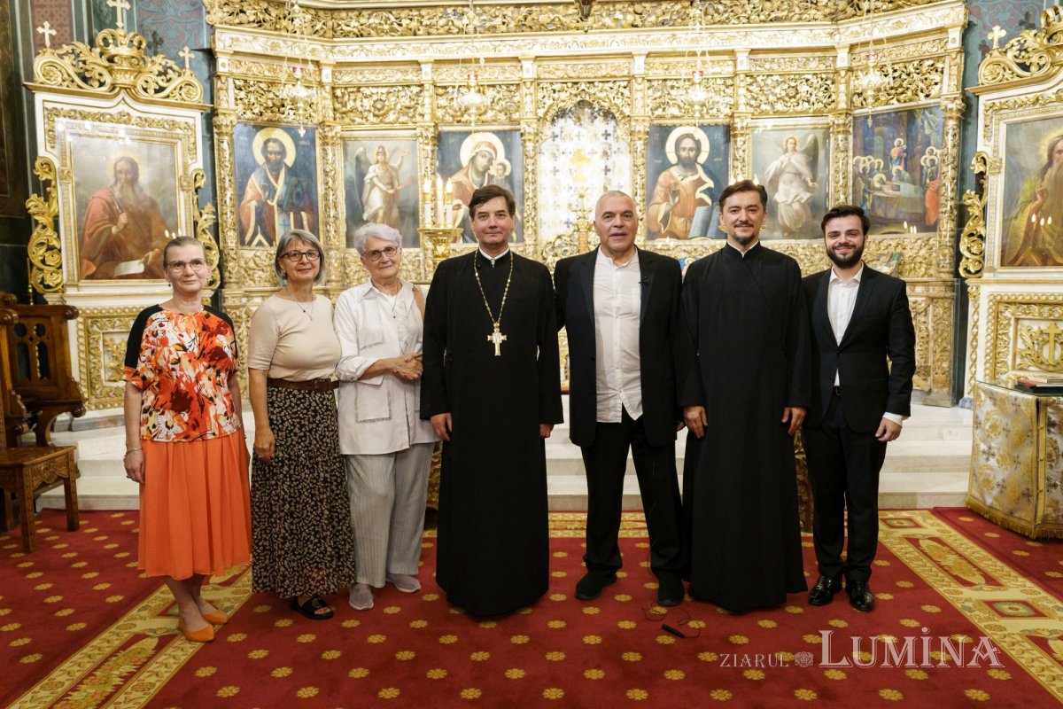 „Metanie Ție, Părinte” - recital de poezie religioasă în Biserica Albă  268138