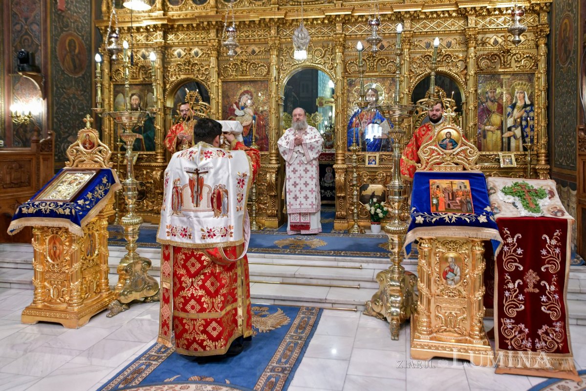 Praznicul Înălțării Sfintei Cruci la Catedrala Patriarhală 268197