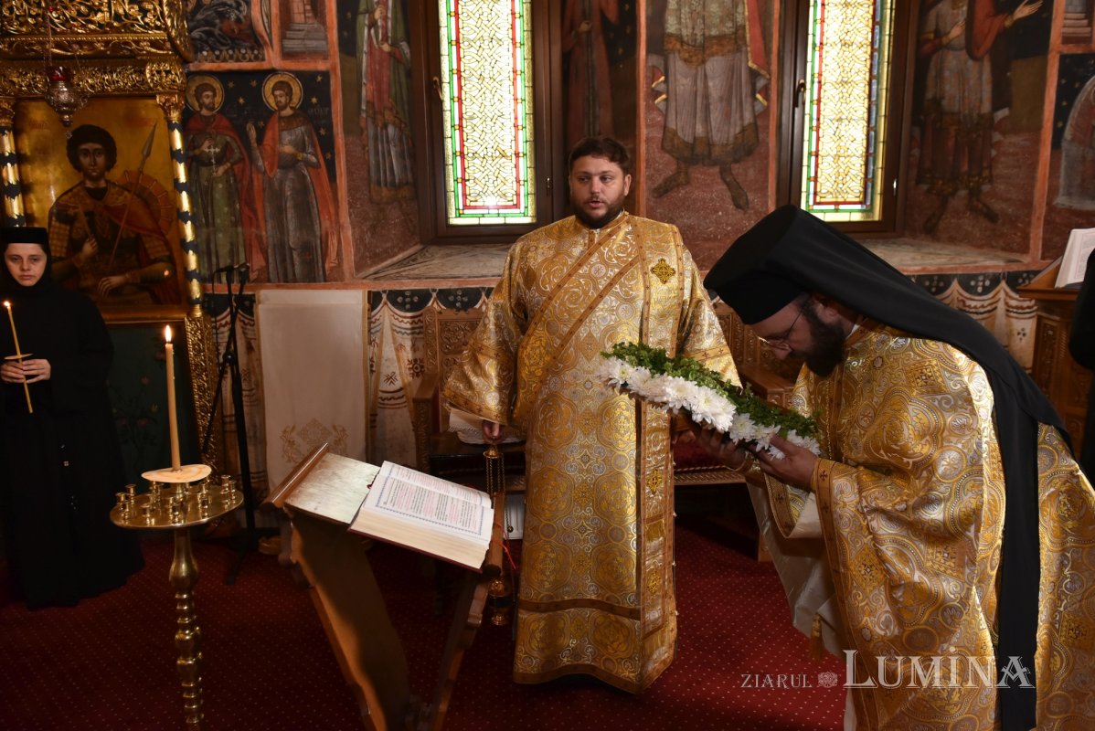 „Semnul biruinței prin puterea Învierii lui Hristos” 268318