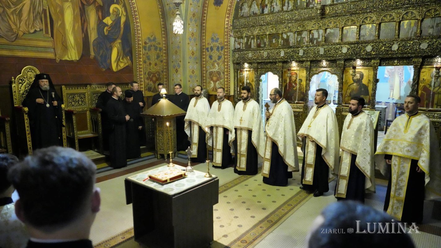 „Întâi de toate vom învăța să ne rugăm împreună” 268695