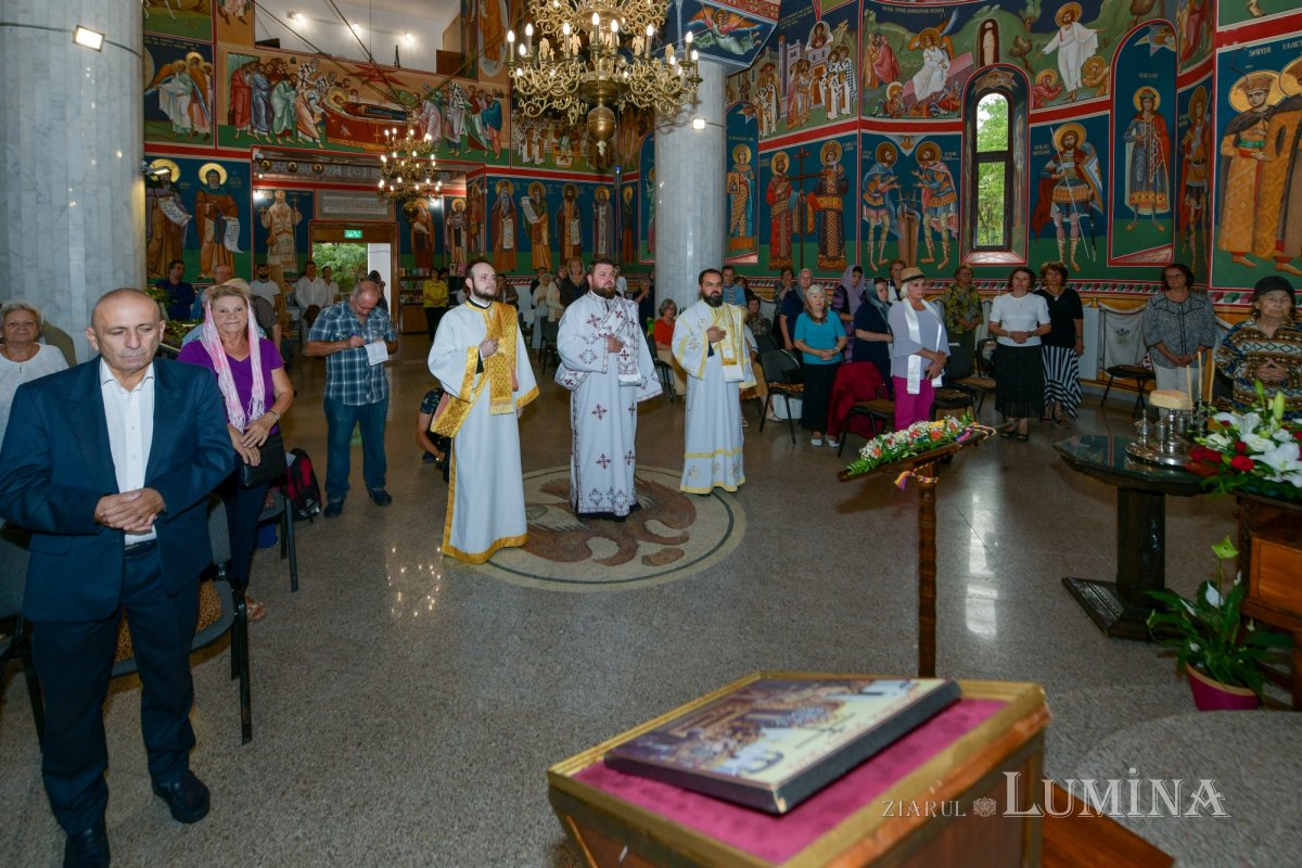 Fidelitate față de o familie de sfinți martiri în Capitală  268916