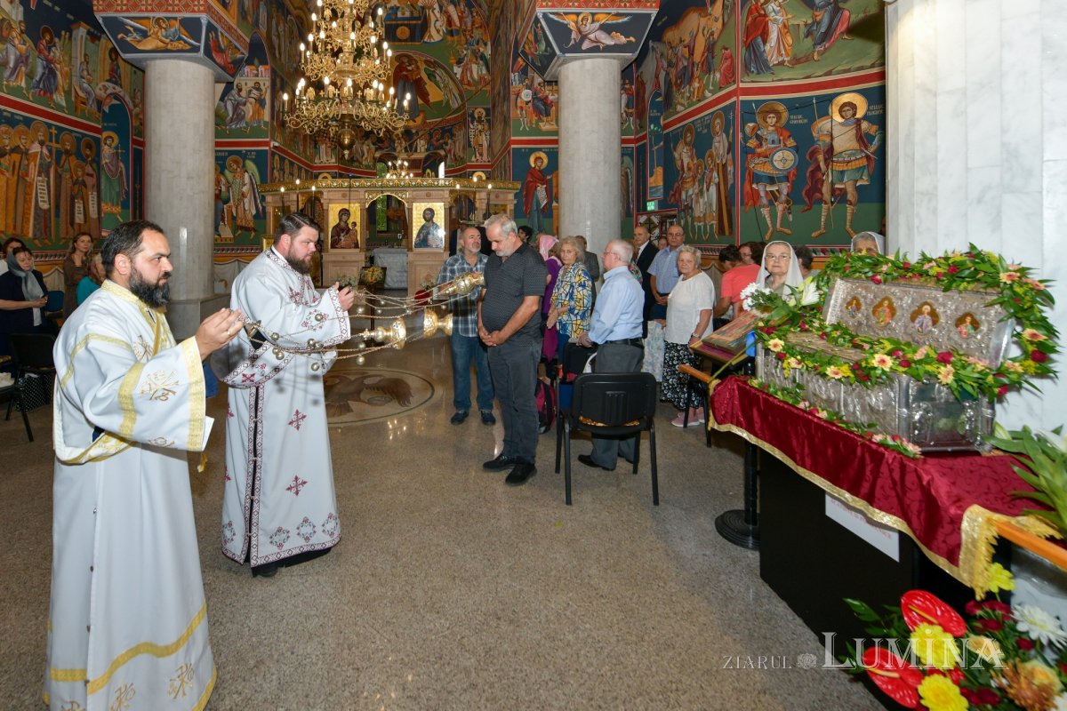 Fidelitate față de o familie de sfinți martiri în Capitală  268919