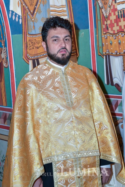 Fidelitate față de o familie de sfinți martiri în Capitală  268931