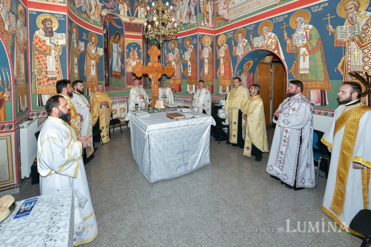 Fidelitate față de o familie de sfinți martiri în Capitală  268933