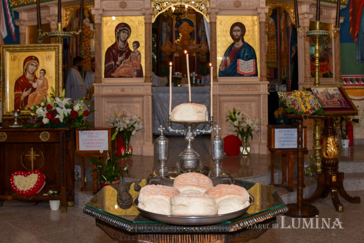 Fidelitate față de o familie de sfinți martiri în Capitală  268934