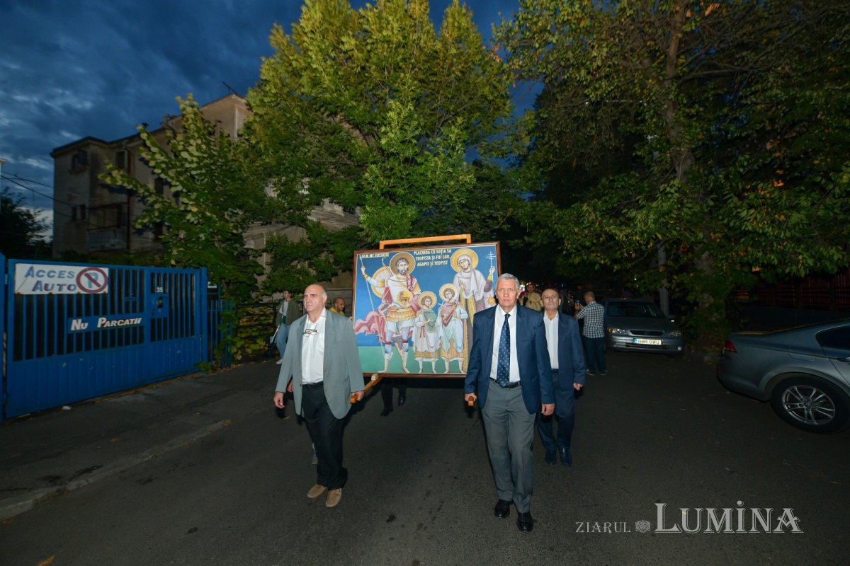 Fidelitate față de o familie de sfinți martiri în Capitală  268943