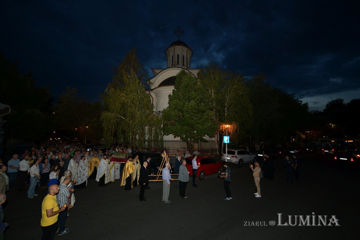 Fidelitate față de o familie de sfinți martiri în Capitală  268946