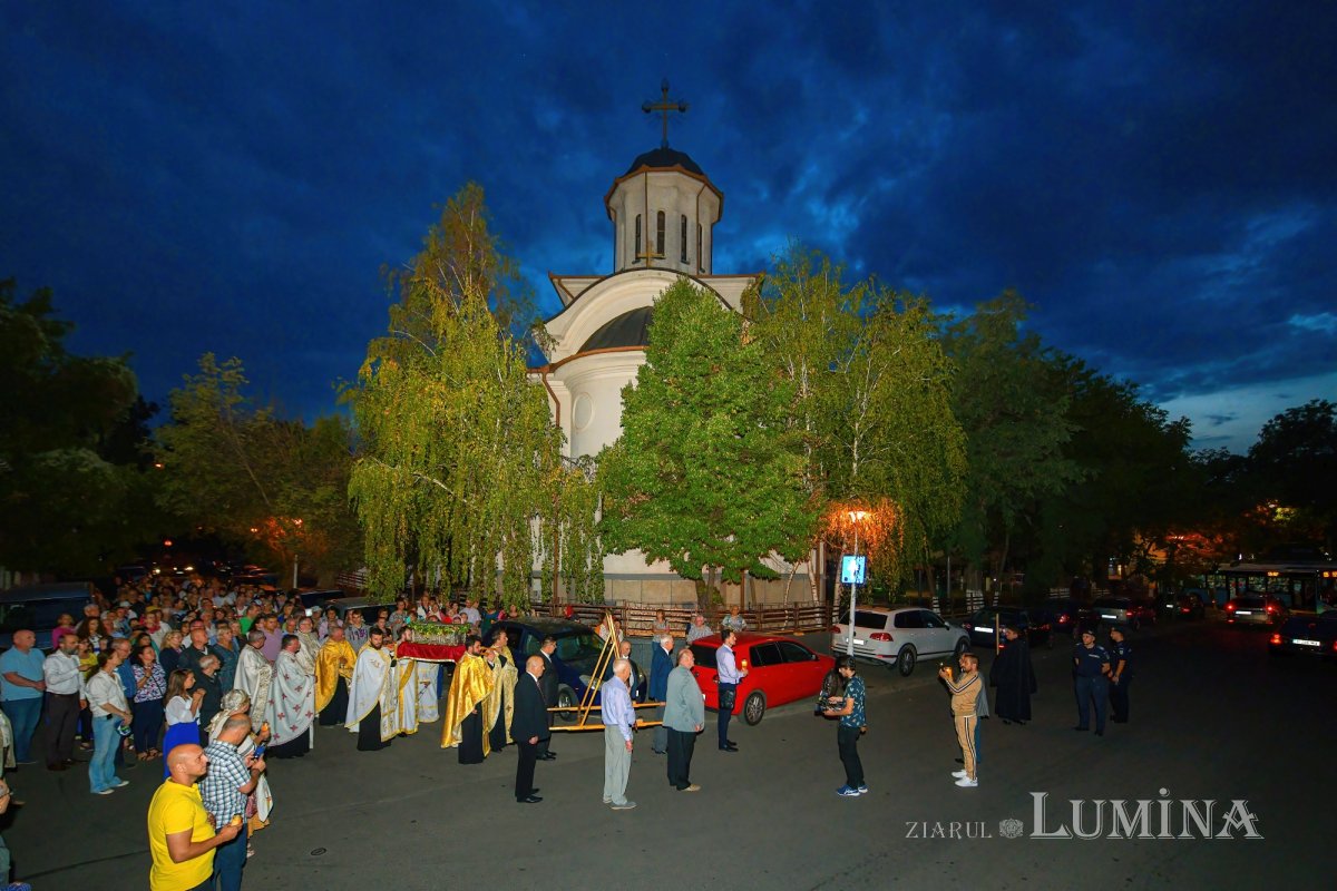 Fidelitate față de o familie de sfinți martiri în Capitală  268947