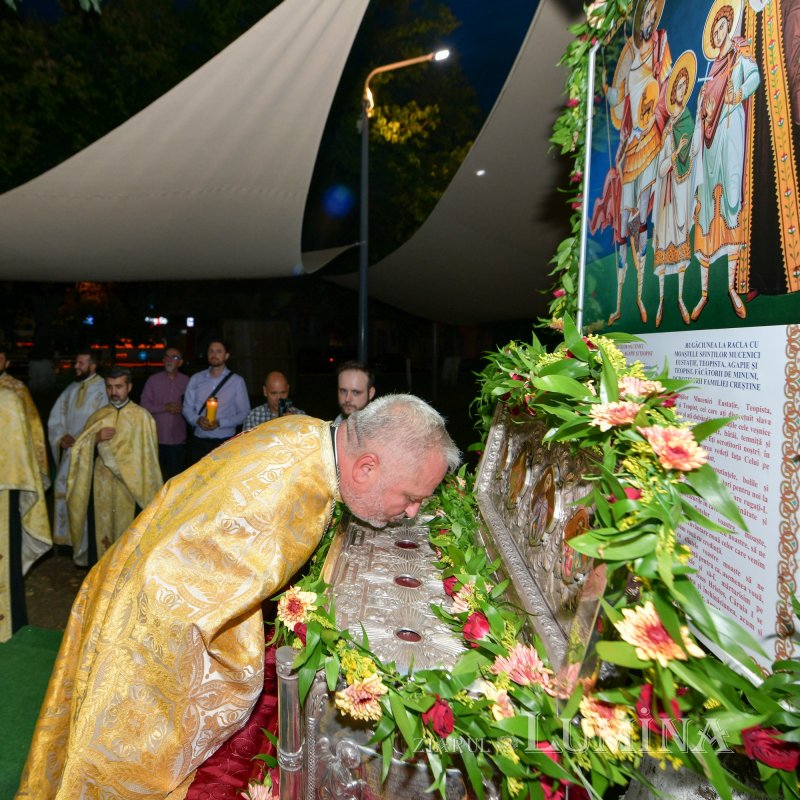 Fidelitate față de o familie de sfinți martiri în Capitală  268948