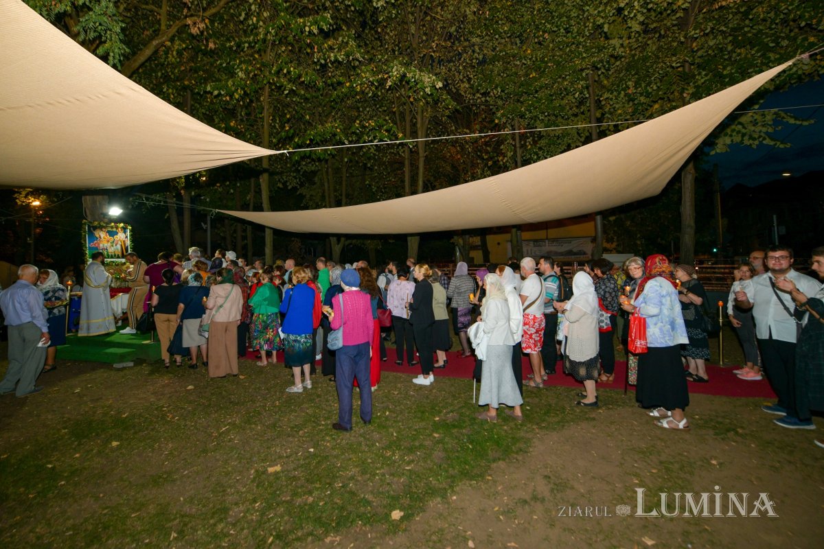 Fidelitate față de o familie de sfinți martiri în Capitală  268950